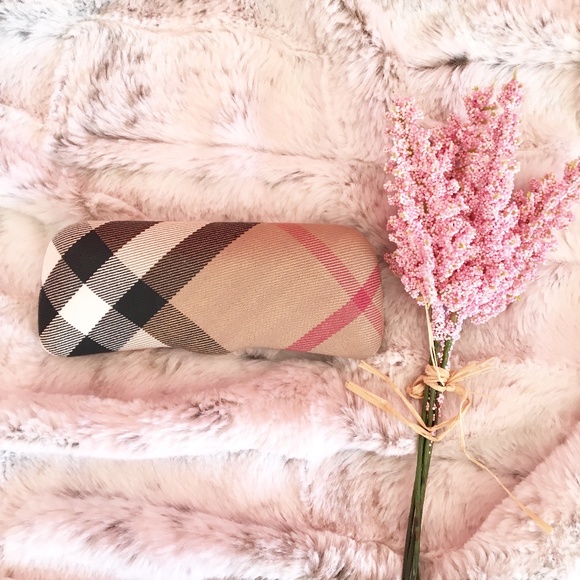 Burberry Nova Check Eyeglasses Case - Picture 1 of 9